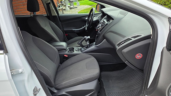 Ford Focus 13 of 18