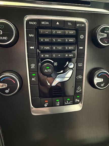 Volvo XC60 14 of 17