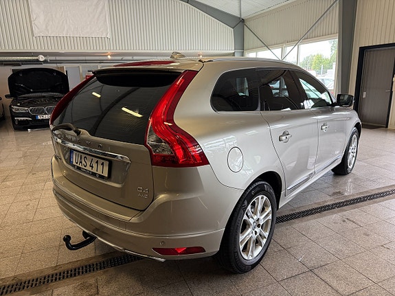 Volvo XC60 3 of 17