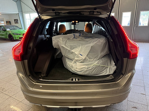 Volvo XC60 9 of 17