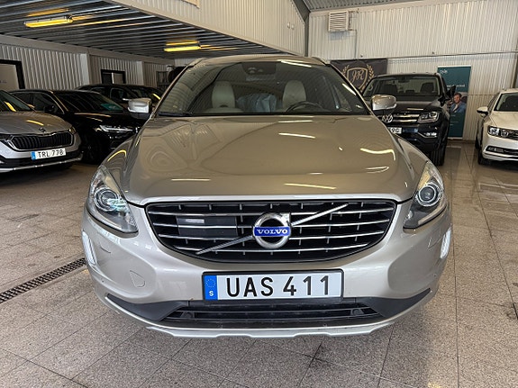 Volvo XC60 8 of 17