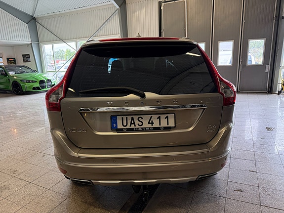 Volvo XC60 4 of 17