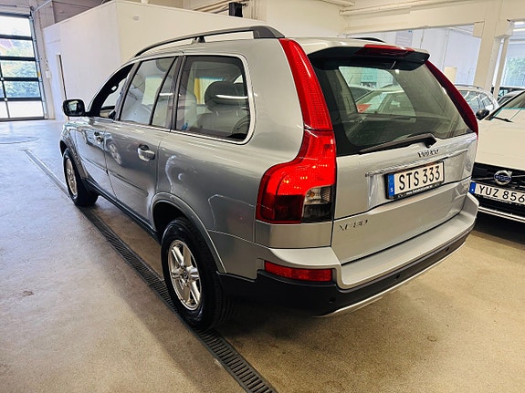 Volvo XC90 16 of 24