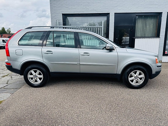 Volvo XC90 10 of 24