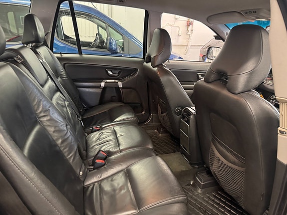 Volvo XC90 18 of 24