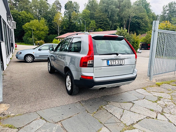 Volvo XC90 4 of 24