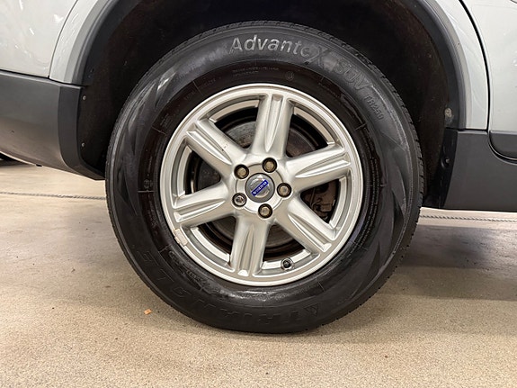 Volvo XC90 11 of 24