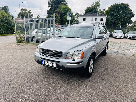 Volvo XC90 2 of 24