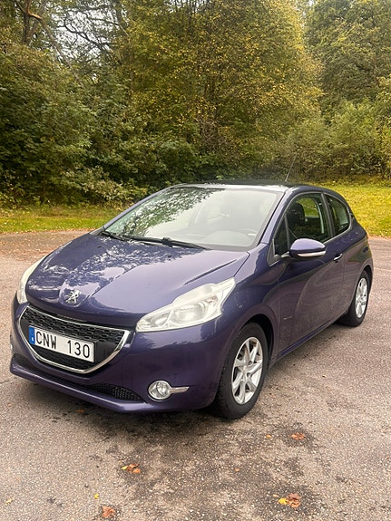 Peugeot 208 3 of 6
