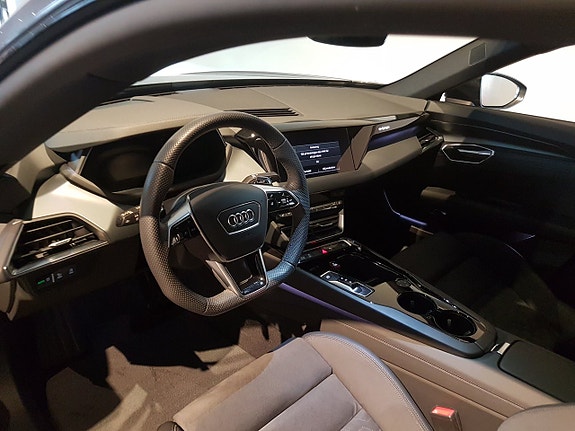 Audi e-tron GT 8 of 11