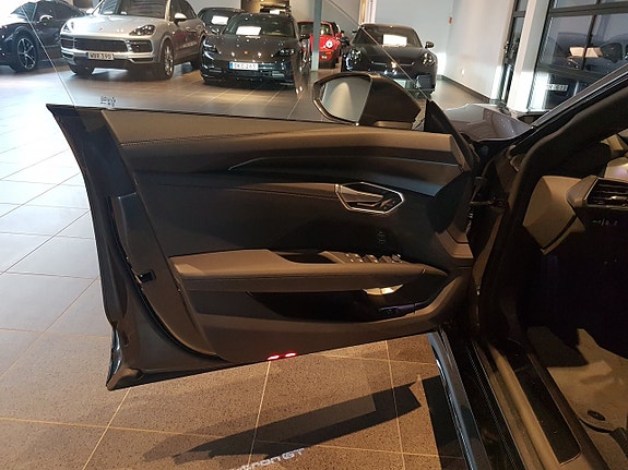 Audi e-tron GT 7 of 11