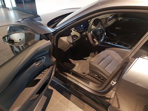 Audi e-tron GT 6 of 11