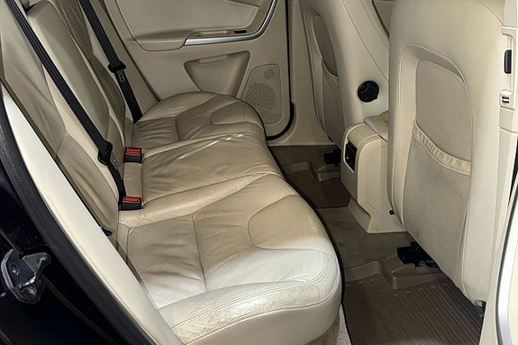 Volvo XC60 10 of 12