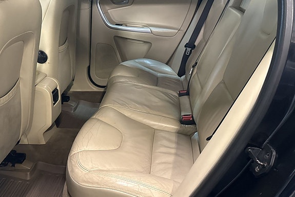 Volvo XC60 9 of 12
