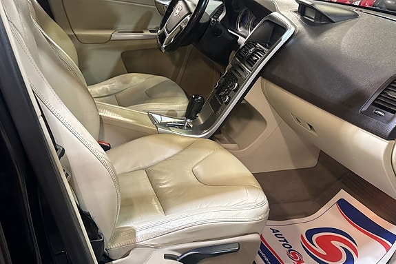 Volvo XC60 7 of 12