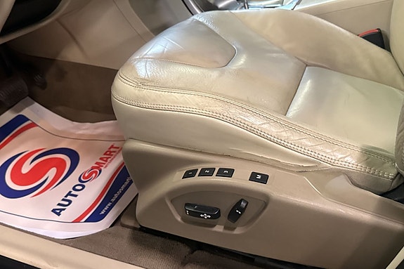 Volvo XC60 11 of 12