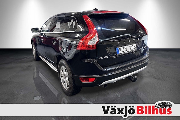 Volvo XC60 2 of 12