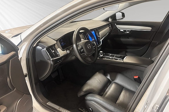 Volvo V90 8 of 30