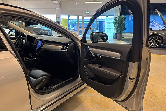 Volvo V90 14 of 30