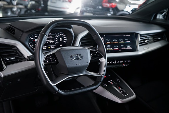 Audi Q4 e-tron 10 of 27