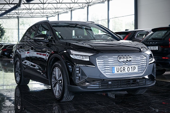Audi Q4 e-tron 3 of 27