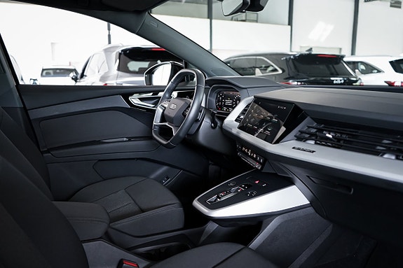 Audi Q4 e-tron 24 of 27