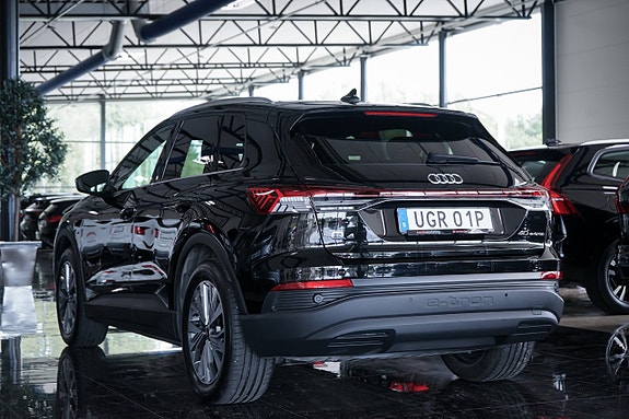 Audi Q4 e-tron 8 of 27