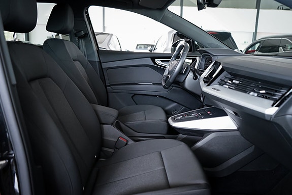 Audi Q4 e-tron 25 of 27