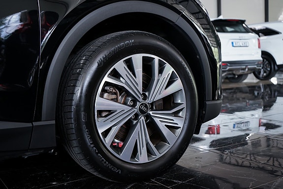 Audi Q4 e-tron 5 of 27