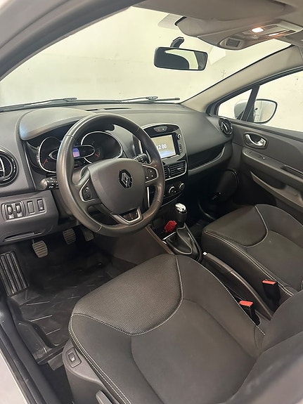 Renault Clio 10 of 13