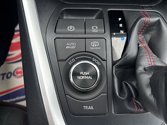 Toyota RAV4 25 of 25