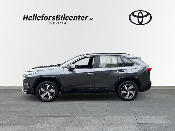 Toyota RAV4 3 of 25