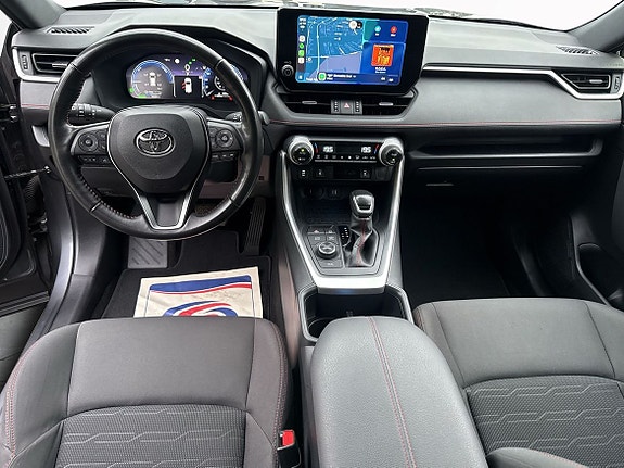 Toyota RAV4 8 of 25