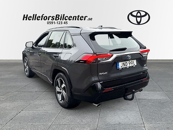 Toyota RAV4 2 of 25