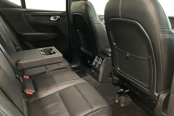 Volvo XC40 11 of 30