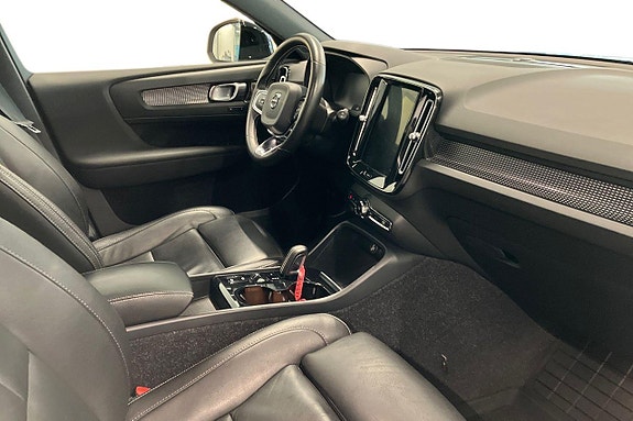 Volvo XC40 9 of 30