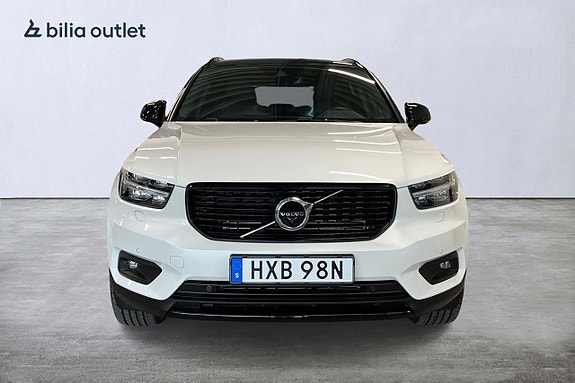 Volvo XC40 8 of 30