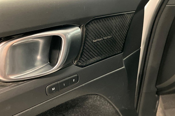 Volvo XC40 23 of 30