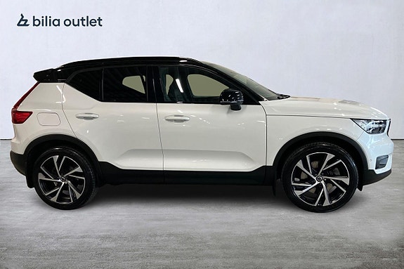 Volvo XC40 4 of 30