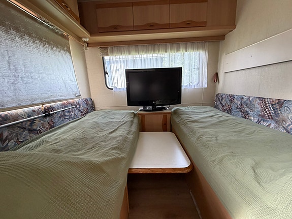 Adria Unica 541 13 of 20