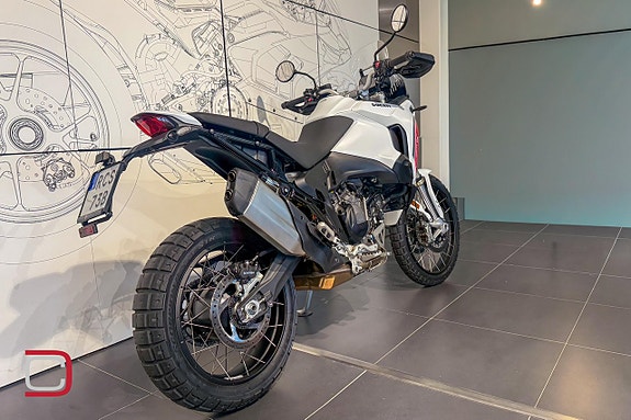 Ducati Desert X V2 *Demoutförsäljning!* 3 of 5