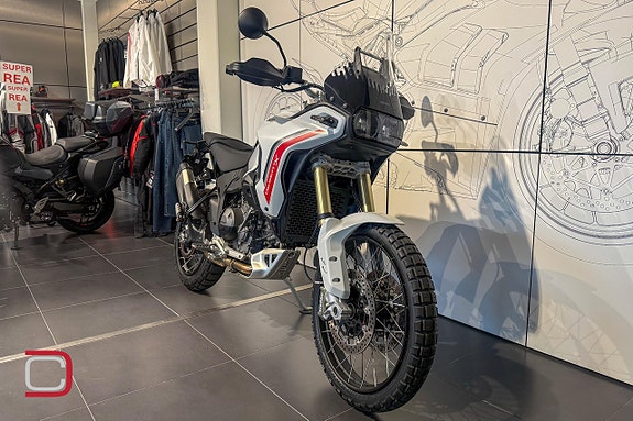 Ducati Desert X V2 *Demoutförsäljning!* 2 of 5