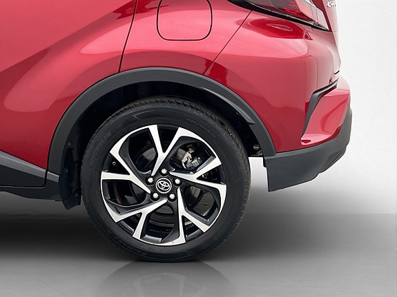 Toyota C-HR 28 of 30