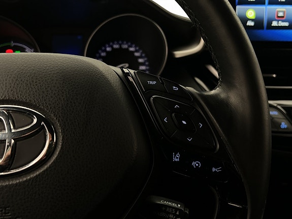 Toyota C-HR 23 of 30