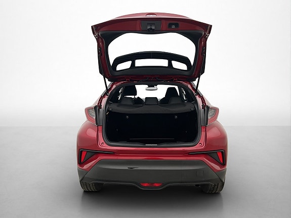 Toyota C-HR 8 of 30