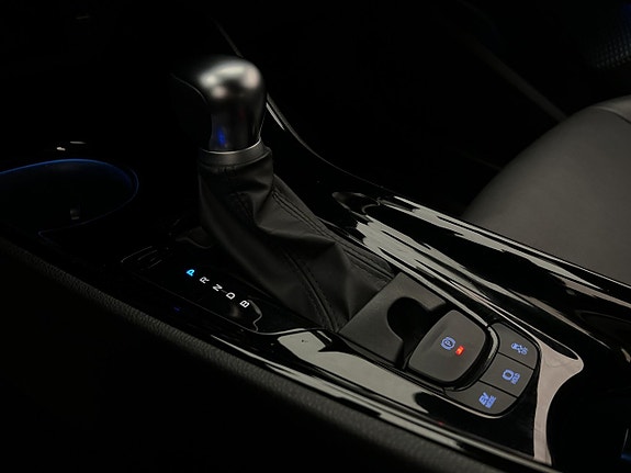 Toyota C-HR 20 of 30