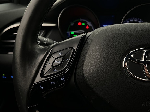 Toyota C-HR 21 of 30