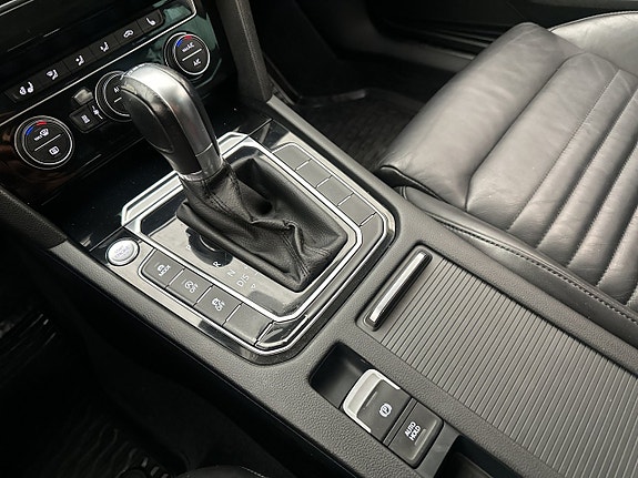 Volkswagen Passat 27 of 30