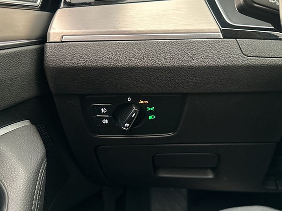 Volkswagen Passat 25 of 30