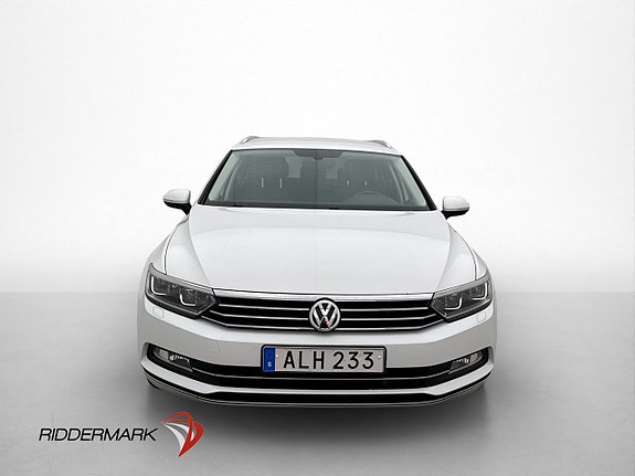 Volkswagen Passat 2 of 30
